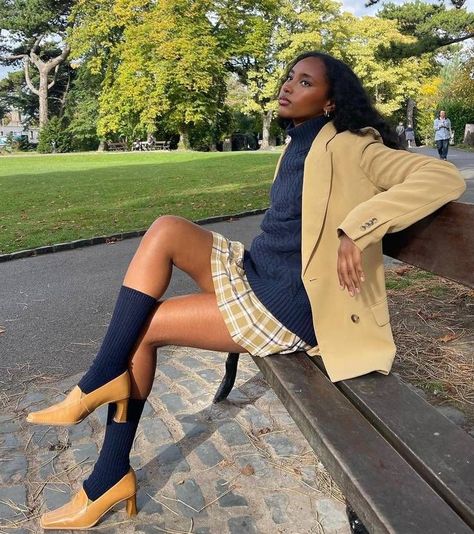 Fall Outfits On Black Women, Outfit Inspo Photos, Rayan Xasan Outfits, Office Outfits Winter, College Outfits Black Women, Polo Outfits For Women, Fall Preppy Outfits, Winter Office Outfit, Preppy Fall Outfits