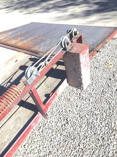 Trailer Ramp Lift Assist Building Ramp For Shed, How To Make A Ramp For A Shed, Trailer Ramp Ideas, Vehicle Ramps, Car Trailer Ramps, Utv Trailers, Trailer Ramps, Farm Show, Farm Equipment