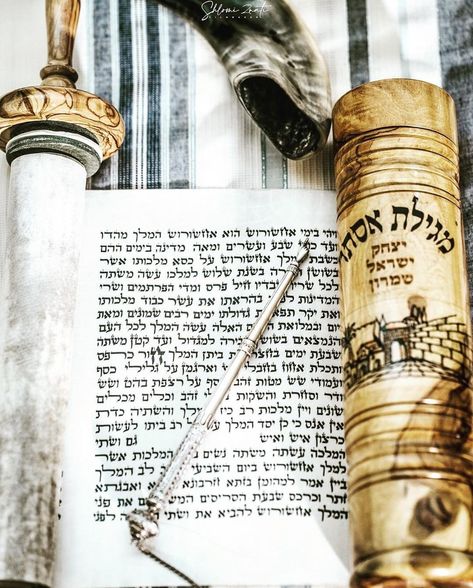 Ancient Jewish Art, Hebrew Aesthetic, Jewish Aesthetic, Jewish Holiday Calendar, Hebrew Poster, Yom Teruah, Hebrew Writing, Torah Scroll, True Vine