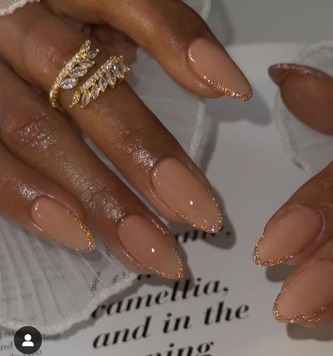 Classy Cute Nail Designs, Prom Nails Long, Old Hollywood Nails, Sonia Sanchez, Nails Acryl, Nails Model, Glitter French Nails, Hollywood Nails, Gold Prom