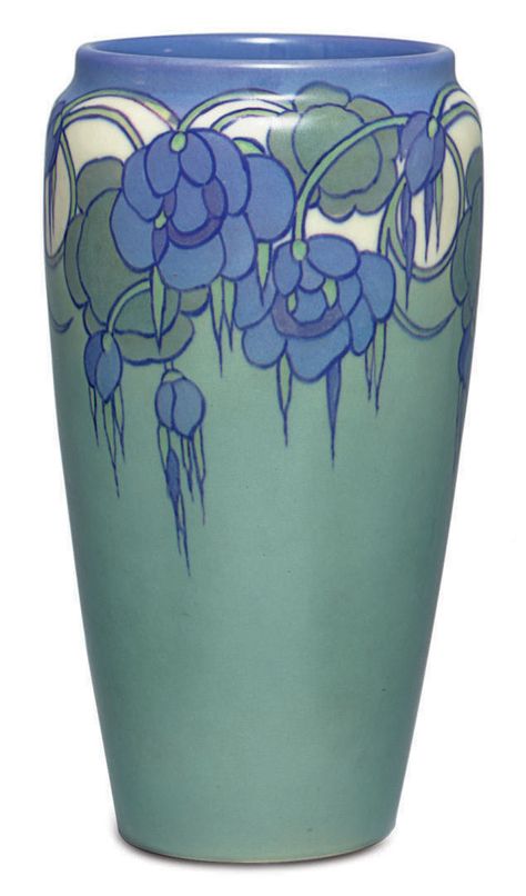 A VELLUM-GLAZED EARTHENWARE VASE, CIRCA 1930 Newcomb Pottery, 20th Century Art, American Ceramics, Rookwood Pottery, Antique Pottery, Roseville Pottery, Clay Vase, Antique Vase, Vintage Dishes