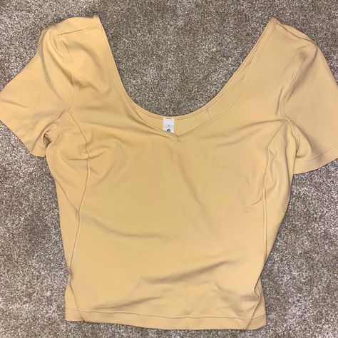 Color: Champagne/Cream-Ish Color Size: 4 Brand: Lululemon Condition: Great Never Worn! 23 Birthday, Tropical Outfit, Swiftly Tech Short Sleeve, High School Outfits, Xmas List, Dance Clothes, Short Sleeve Shirt Women, Casual School Outfits, Summer Inspo