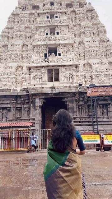 Temple Photo Ideas, Kamakshi Amman, Temple Ideas, Temple India, Goddess Artwork, Girl Standing, Amman, Happy Thursday, Female Poses