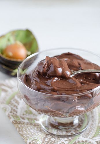 Avocado Chocolate Pudding Avocado Dessert, Avocado Pudding, Avocado Chocolate Pudding, Avocado Chocolate, Pudding Desserts, Chocolate Craving, Avocado Recipes, Paleo Dessert, Chocolate Pudding