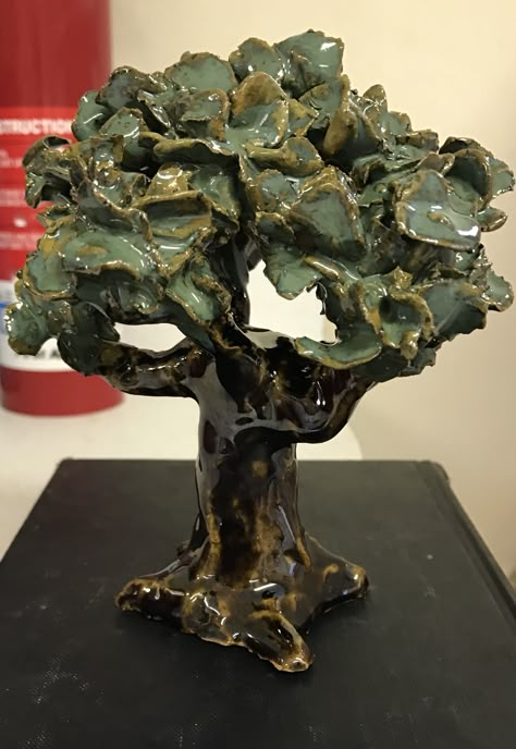 Advanced Sculpture Projects, Ceramic Tree Trunk, Tree Clay Art, Pottery Trees Clay, Clay Landscape Sculpture, Ceramic Tree Sculpture, Ceramic Body Sculpture, Clay Tree Sculpture, Ceramics Tree