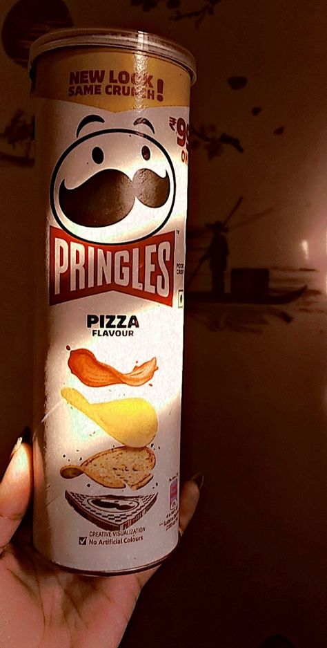 Pizza Pringles, Pringles Aesthetic, Pringles Pizza, Pringle Flavors, Comfy Food, Pizza Flavors, Oreo Recipes, Junk Food Snacks, Old Advertisements