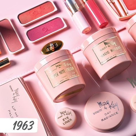 Celebrating #Throwback with a photo of some vintage Mary Kay® products. 💗 Best Mary Kay Products, 70s Trends, Vintage Mary Kay, Mary Kay Products, Cosmetic Gift Set, Selling Mary Kay, Mary Kay Marketing, Beauty Ads, Mary Kay Pink