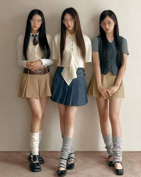 newjeans x carin "be natural, be classy" collection I'm Jealous, New Jeans Style, School Uniforms, Kpop Idols, Fantasy Jewelry, Kpop Outfits, Casual Style Outfits, Popular Style, Jean Outfits