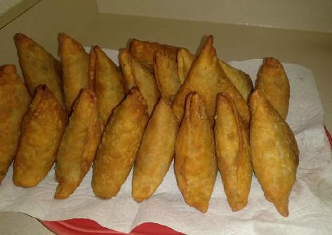 Beef Samosas Recipe, Kenyan Samosa Recipe, Beef Samosa Recipe, Kenyan Recipes, Samosas Recipe, Food Motion, Beef Samosa, Kenyan Food, Samosa Recipe