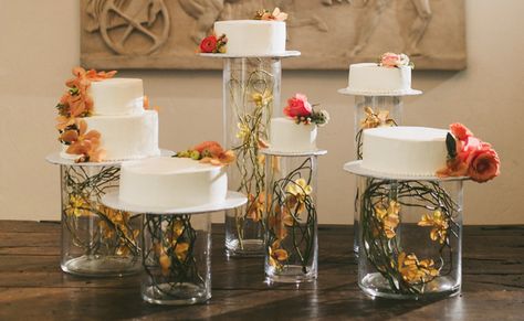 Multiple Wedding Cakes, Vintage Outdoor Weddings, Cake Displays, Cake Tables, Dream Wedding Cake, Cupcake Display, Wedding Cake Table, Simple Wedding Cake, Cake Bars