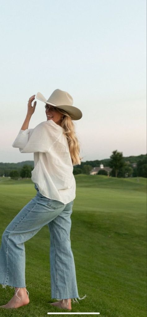 COASTAL COWGIRL — VANITY STORIES Neutral Hat Outfit, Casual Coastal Cowgirl, Coastal Cowgirl Summer Aesthetic, Coastal Cowboy Aesthetic Outfits, Costal Country Aesthetic, Aspen Summer Aesthetic, Costal Cowboy Outfit, Minimalist Cowgirl Outfit, 50s Summer Aesthetic