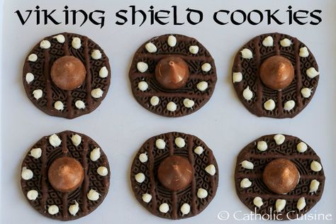 Catholic Cuisine: Viking Shield Cookies for the Feast of St. Magnus Viking Birthday Party For Adults, Viking Cake Ideas, Viking Party Decorations, Viking Party Ideas, Viking Baby Shower Ideas, Viking Party Ideas Adults, Viking Cupcakes, Viking Birthday Party, Viking Feast