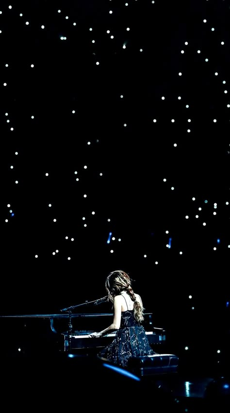 Selena Gomez Concert Aesthetic, Selena Gomez Concert, Selena Gomez Wallpaper, Love Songs Playlist, Selena And Taylor, Selena Gomez Cute, Selena Gomez Pictures, Selena G, Selena Gomez Style