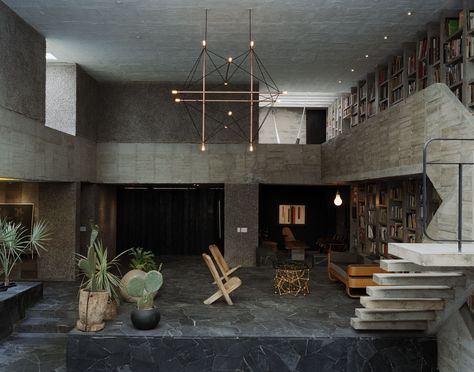 pedro reyes y carla fernández  / casa brutalista de las artistas, coyoacan Brutalism Interior, Brutalist House, Pedro Reyes, Brutalist Interior, Brutalism Architecture, Concrete Interiors, Concrete Architecture, Brutalist Design, Concrete Houses