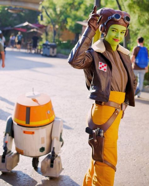 Hera Syndulla, Twi Lek, Ahsoka Tano, Star Wars Rebels, Black Widow, Reference Poses, Cosplay Costume, Cosplay Costumes, Star Wars