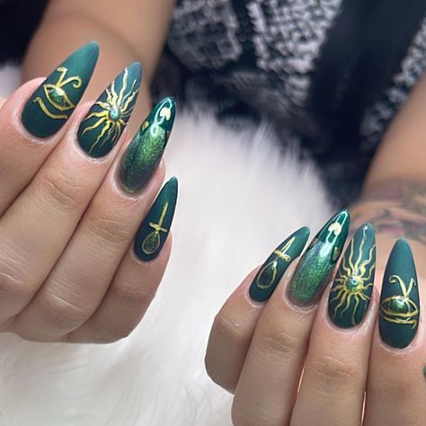 Egyptian Nails Cleopatra, Egyptian Nail Art Design, Egyptian Inspired Nails, Egypt Nail Art, Cleopatra Nails Egypt, Anubis Nails, Egyptian Nails Designs, Egypt Nails Design, Arabian Nails