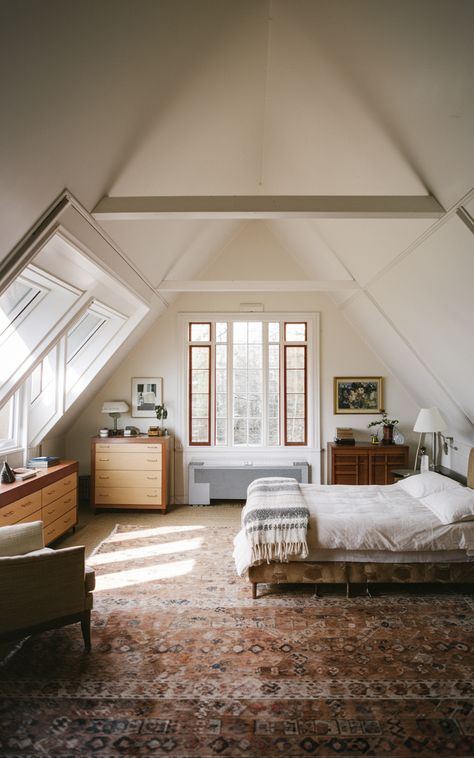 Make the most of your attic with these 60 inspiring bedroom ideas for 2025! 🌟 Whether you love modern minimalism or rustic charm, these designs will transform your space into something extraordinary. #AtticDecorIdeas #BedroomDesigns2025 #HomeTransformation #CozyAtticInspo Attic Bedroom Ideas, French Country Interiors, Cozy Attic, Cool Bedrooms, Attic Bedroom Designs, Space Saving Beds, Small Attic, Country Interiors, Rustic French Country