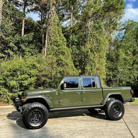 Jeep Wheels, Green Jeep, Lifted Jeep, Physical Appearance, Old Pickup Trucks, Jeep Pickup, Dream Cars Jeep, Vintage Vehicles, Classic Pickup Trucks