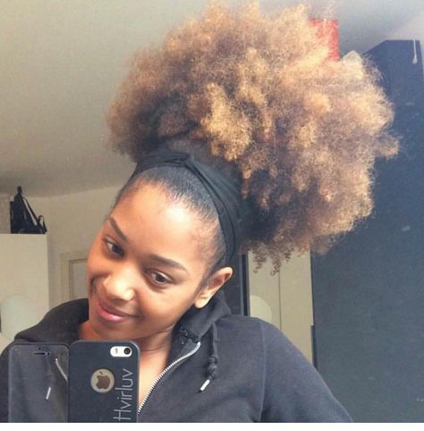 Aramata.S Hair Growth And Thickening, Cabello Afro Natural, Big Afro, Beautiful Natural Hair, Pelo Afro, Afro Puff, Natural Hair Beauty, Penteado Cabelo Curto, Natural Hair Inspiration