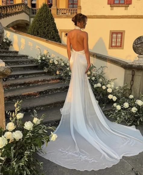 Beauty And The Beast Wedding Dresses, Italy Wedding Dress, Italian Wedding Dress, Wedding Dress 2024, Wedding Dress Low Back, Glitter Wedding Dress, Bow Wedding Dress, Classy Wedding Dress, Wedding Dress With Veil