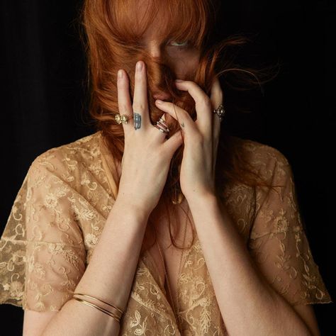 Florence Welsh, Florence Welch Style, European Aesthetic, Imperfection Is Beauty, The Cardigans, Florence Welch, Florence The Machines, Tv Girls, Future Wife