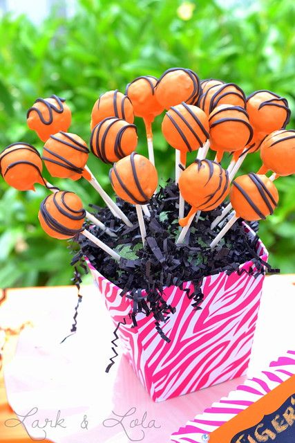 A Tiger Birthday Party! - Lark & Lola Daniel Tiger Cake Pops, Tigger Themed Birthday Party, Tiger Cake Pops, Clemson Birthday, Tigger Party, Tigger Cake, Stripe Cake, Garfield Birthday, Daniel Tiger Party