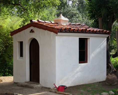 spanish style gardener shed montecito santa barbara ca photos: Spanish Revival Home, Spanish Bungalow, Spanish Architecture, Mediterranean Home Decor, Stucco Walls, Spanish Style Home, Casas Coloniales, Spanish Style Homes, Hacienda Style