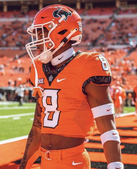 Oklahoma State Cowboys Football, Football Hits, Oklahoma State Football, Go Pokes, Cardinals Nfl, Nfl Football Players, Football Photography, Oklahoma State Cowboys, Football Boys