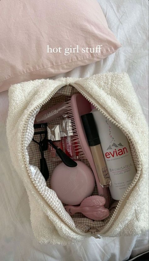 Clean girl, what’s in my bag, what’s in my makeup bag, skincare essentials, Starbucks, rich girl, pink girl aesthetic, pretty things, nice things, grwm, hair care, hair rollers, blowout, clean girl essentials Makeup Bag Essentials, Pink Lifestyle, Purse Essentials, Pink Skin, Pretty Skin Care, What In My Bag, Pretty Skin, Pink Girly Things, Foto Ideas Instagram