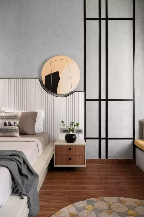 Bed Back Designs Bedrooms, Wall Panel In Bedroom, Back Panel Design Bedrooms, Modern House Design Interior Bedrooms, Bedroom Interior Contemporary, Wall Panel Design Modern, Compact Bedroom Design, 3bhk Flat Interior Design, Contemporary Modern Bedroom