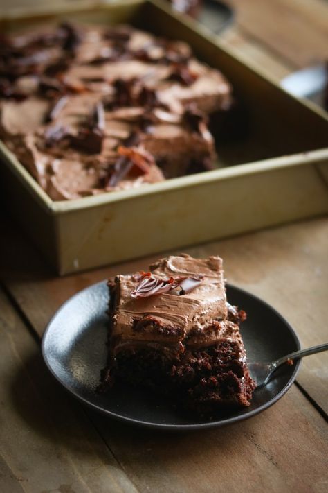 Triple Chocolate Poke Cake - Peaches 2 Peaches Chocolate Bourbon Cake, Cake Poke, International Chocolate Day, Bourbon Cake, Delicious Chocolate Cake, Chocolate Poke Cake, Baked Cake, Vanilla Filling, Chocolate Bourbon