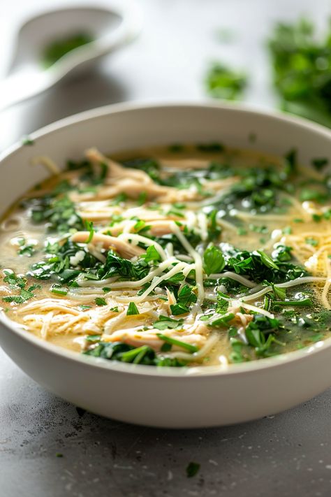 Easy Keto Italian Egg Drop Soup with Chicken and Spinach (Stracciatella) Recipe #ketodiet #ketorecipes #lowcarb Chicken Egg Drop Soup, Stracciatella Recipe, Italian Egg Drop Soup, Egg Soup Recipe, Soup Italian, Soup Recipe Easy, Egg Soup, Italian Eggs, Keto Italian