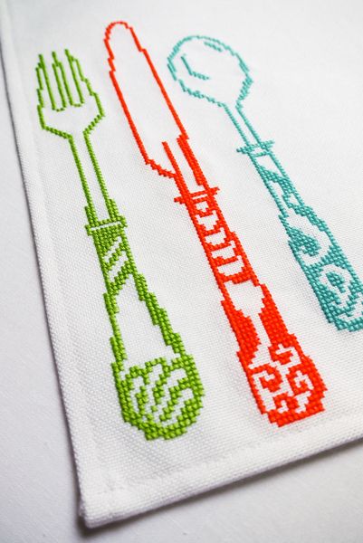 Cross Stitch: Fine Dining by Sewing Daisies, via Flickr Cross Stitch Kitchen, Cross Stitch Love, Cross Stitch Needles, Cute Cross Stitch, Diy Cross Stitch, Crochet Cross, Modern Cross Stitch, Embroidery Inspiration, Cross Stitch Charts