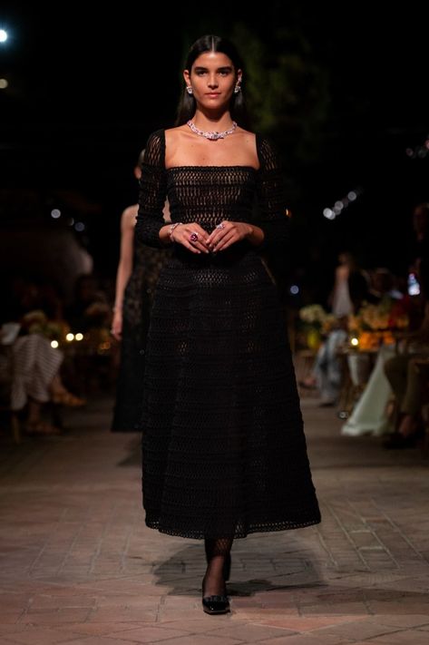 Gala Gowns Classy, Dior Dress Elegant, Dior Black Dress, Dior Jewellery, Dior Event, Classy Evening Gowns, Dior Fashion Show, Elegant Outfit Classy, Haute Couture Dresses