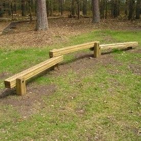 Diy Outdoor Balance Beam, Outdoor Balance Beam Diy, Backyard Balance Beam, Balance Beam Diy, Outdoor Balance Beam, Dog Course, Diy Balance Beam, Forest Playground, Play Area Garden