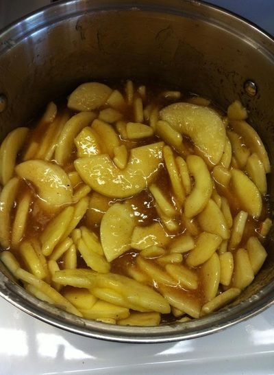 i Food Recipes Easy Quick, Southern Fried Apples, November Meals, Fun Cooking Ideas, Quick Cooker Recipes, Apple Cinnamon Recipes, Thanksgiving Servings, Instant Pot Dessert, Instant Pot Desserts