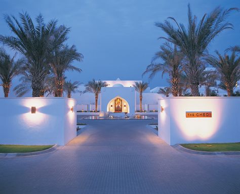 The entrance at The #Chedi in Muscat, #Oman. Chedi Muscat, Chedi Hotel, The Chedi Muscat, Oman Hotels, Oman Travel, Muscat Oman, Hotel Concept, Hotel Entrance, Architecture Model House