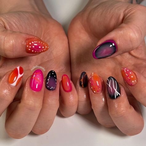 late nite nail sesh 4 me ✨💓🍊 (natural nails, luminary) • products: @luminary_nail_systems - multi flex gel (clarity) @functionofvex (CODE AMBZ10) - 12 mm line brush - aura melt ombre powder “power” - angled pigment brush • • • #nailsnailsnails #explorepage #explorenails #nailtech #tempeaznails #tempeaznailtech #gelx #gelxnails #naildesigns #trendynails #springnails #summernails Purple And Orange Nails, Nails Luminary, Nail Hacks, Classy Acrylic Nails, Purple And Orange, I Love Nails, Orange Nails, Hot Nails, Minimalist Nails