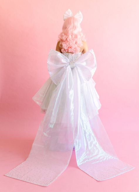 Kawaii Wedding Dress, Kawaii Wedding, Pastel Wedding Dresses, Junk Kouture, Galaxy Wedding, Punk Style Outfits, Giant Bow, Kawaii Bedroom, Pastel Kawaii