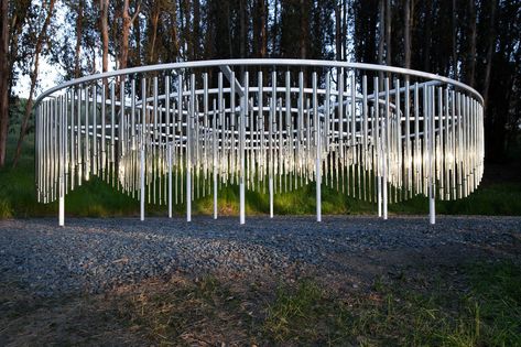 Doug Aitken’s massive wind chime installation comes to Sonoma - Curbed SF Interactive Artwork, Underwater Sculpture, Sonoma Wineries, Sound Sculpture, Los Angeles Artist, Sound Art, Multimedia Artist, Interactive Installation, Sculpture Park