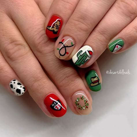 Western Christmas Nails Acrylic, Christmas Cow Nails, Friends Nails Tv Show, Christmas Western Nails, Cowboy Christmas Nails, Western Christmas Nails, Country Acrylic Nails, Rodeo Nails, Cowgirl Things