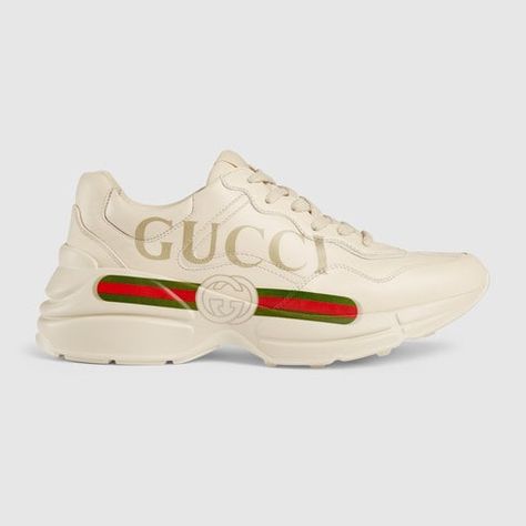 Brown Leather Pants, Gucci Store, Gucci Gifts, Guccio Gucci, Gucci Sneakers, Gucci Logo, Logo Vintage, Gucci Shoes, Tennis Shoes