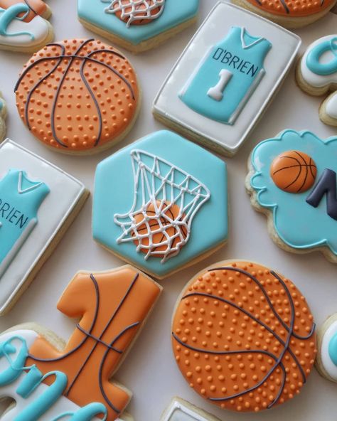 Lisette Cookie Studio on Instagram: “Rookie of the year 🏀 #firstbirthdaycookies #basketballbirthday . . Inspo for the ball in the net from 🧡 @hanamade.cookies 👈 Give her a…” Born 2 Ball Cookies, Basketball Smash Cake First Birthdays, Basketball Themed Birthday Party, Basketball Theme Birthday, Basketball Cookies, Basketball Baby Shower, First Birthday Cookies, Basketball Cake, Basketball Birthday Parties