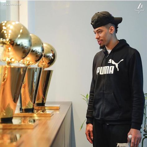 Danny Green on Instagram: “#GettingACCLIMATED #NewThreads #PurpleNgold” Danny Green, Riding Helmets, Hard Hat, Green, On Instagram, Quick Saves, Instagram