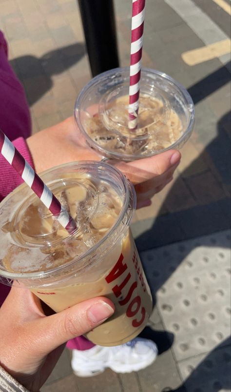 Costa Coffee Drinks, Aesthetic Drink, Lover Aesthetic, Cute Coffee Shop, Coffee Latte Art, Easy Meals For College Students, Costa Coffee, Yummy Ice Cream, Coffee Instagram