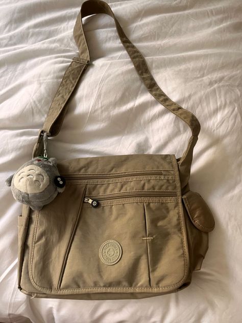 Aesthetic Crossbody Bags For School, Messenger Bag Kipling, Aesthetic Book Bag, Messenger Bags Aesthetic, Kipling Messenger Bag, Messagener Bag, Messager Bags Aesthetic, Messaged Bag, Totoro Messenger Bag