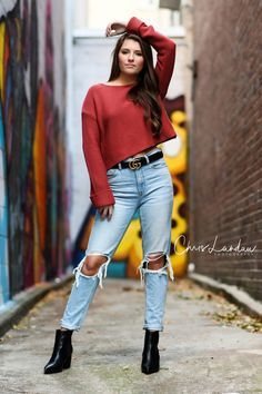 Female Portrait Poses, Downtown Photography, Portrait Photography Women, Stylish Photo Pose, Standing Poses, Poses Women, Fashion Photography Poses, Model Poses Photography, Foto Poses