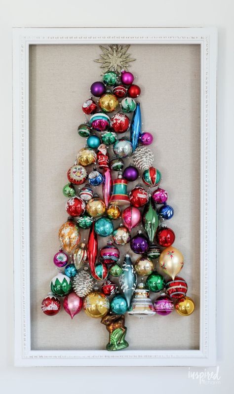 Christmas Ornament Tree Diy, Crafts With Christmas Ball Ornaments, Diy Christmas Wall, Vintage Ornament Wreath, Ornament Wall, Diy Christmas Tree Ornaments, Homemade Christmas Decorations, Christmas Ornament Wreath, Ornament Tree