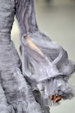 Detail Couture, Couture Details, Tandem, Shades Of Purple, Purple Dress, Shades Of Grey, Fashion Details, Couture Fashion, Flutter Sleeve