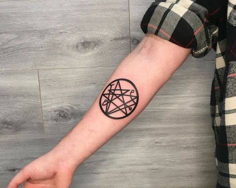 Hp Lovecraft Tattoo, Necronomicon Tattoo, Cthulhu Tattoo, Mark 10 9, Symbol Tattoo, Hp Lovecraft, Tattoo Design Book, Symbol Tattoos, Book Tattoo